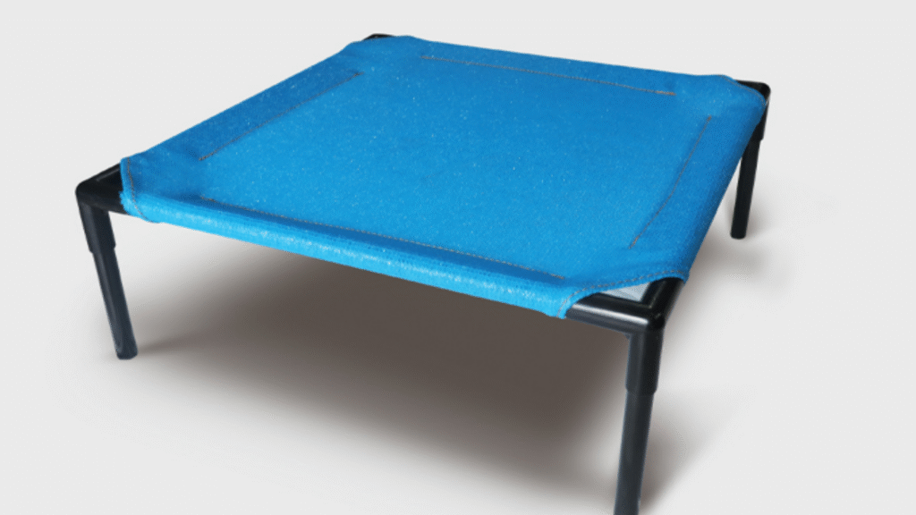 elevated pet bed for dogs and cats
