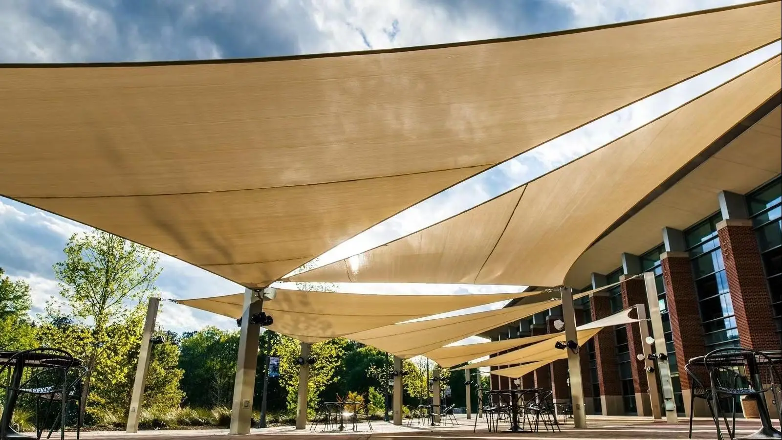 shade sail for commercial street